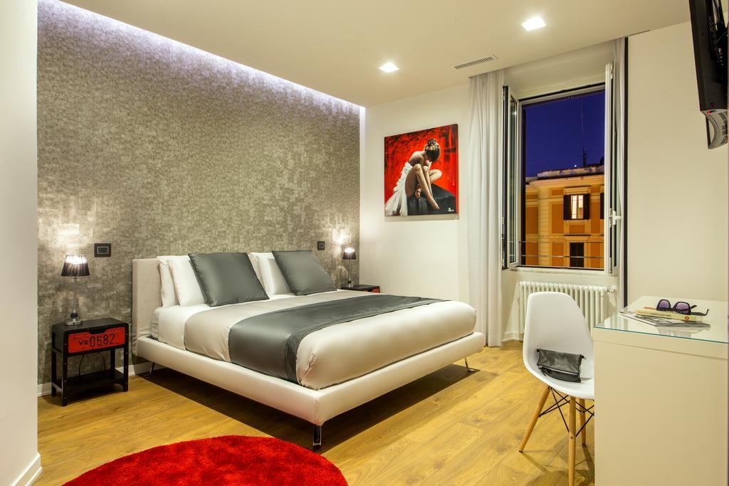 Vatican Luxury 50 Bed & Breakfast *